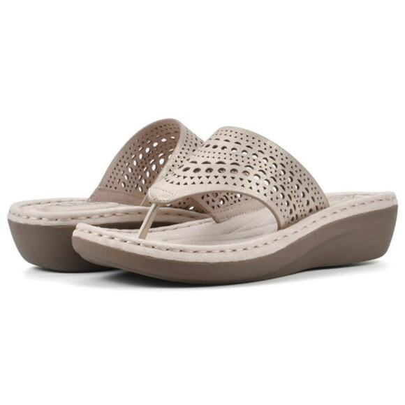 Cliff Shoes - CLIFFS BY WHITE MOUNTAIN Women's Compact Wedge Sandal Size 9M
